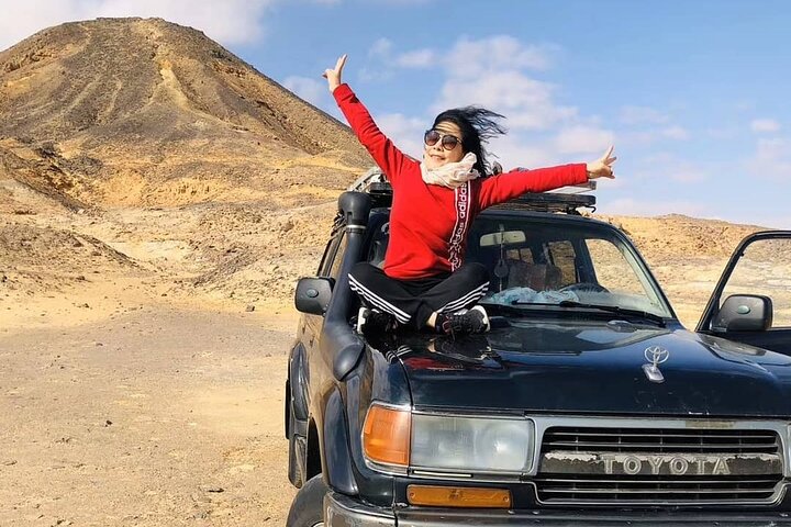 2 - Dag Bahariya Oasis Witte en Zwarte Overnachting Camping Jeep Tour