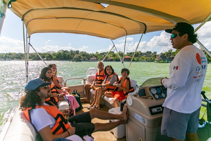 Bacalar 101- Privat rundtur i lagunen med de 7 färgerna