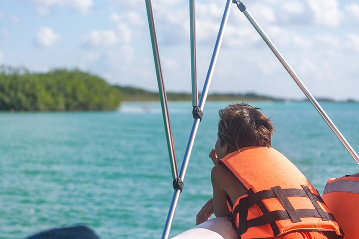 Bacalar 101- Privat rundtur i lagunen med de 7 färgerna