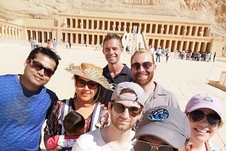 5 - Days Nile Cruise navigue Louxor à Assouan et Abu Simbel. Montgolfière