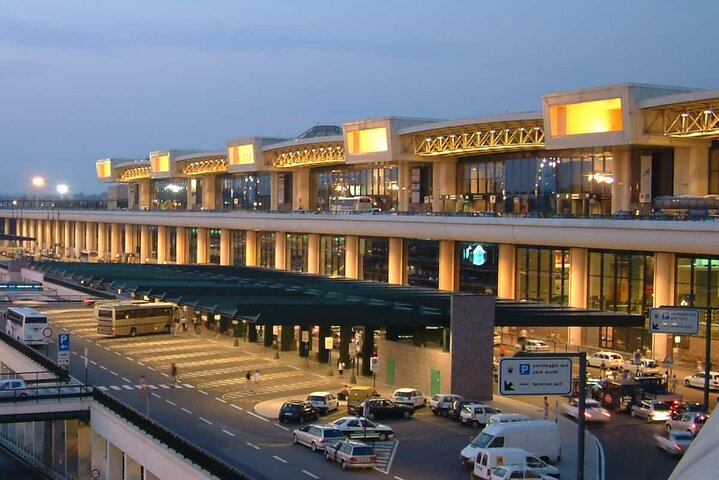 Traslado privado desde el aeropuerto de Malpensa a la ciudad de Milán