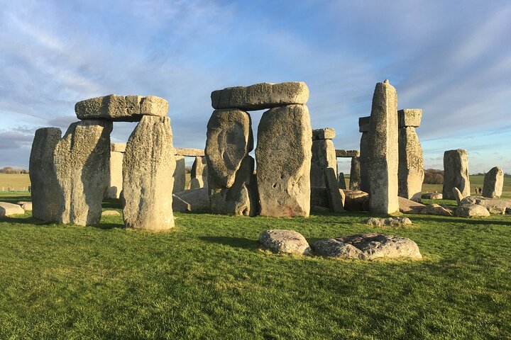Halbtägige Tour in kleiner Gruppe nach Stonehenge von Bath, inc Eintritt