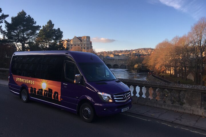 Halbtägige Tour in kleiner Gruppe nach Stonehenge von Bath, inc Eintritt
