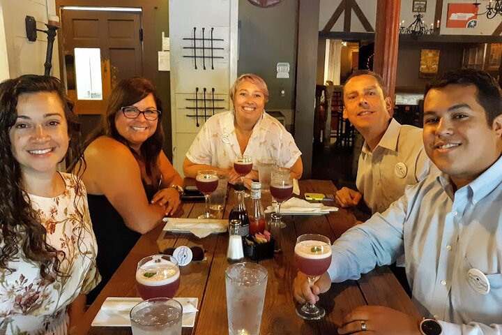 Friday Night - Date Night Cocktails i Greenville, South Carolina