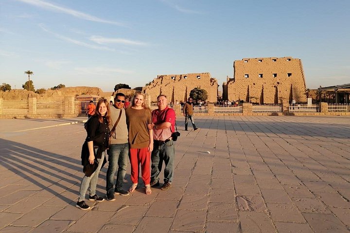 4 Tage Nilkreuzfahrt Assuan nach Luxor & Abu Simbel. Heißluftballon