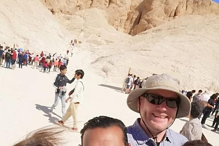 4 Tage Nilkreuzfahrt Assuan nach Luxor & Abu Simbel. Heißluftballon
