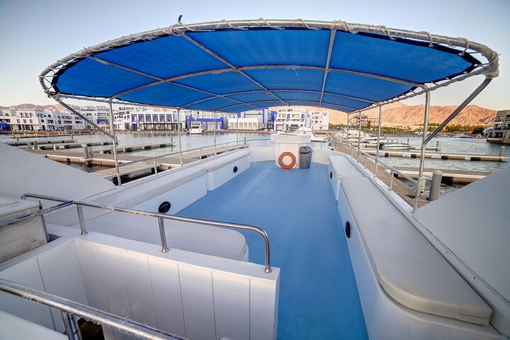 Båt med glasbotten 2-timmars rundtur och utsikt över korallrevet från Aqaba