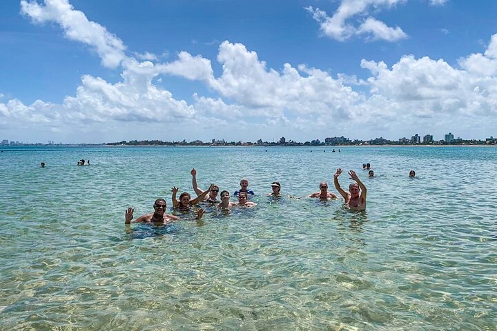 Gita in catamarano all'Isola Areia Vermelha con trasferimento