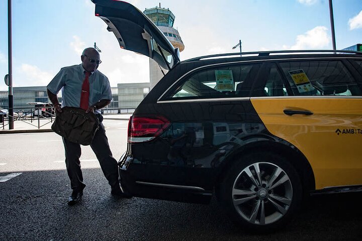 Transfert privé vers le terminal des bateaux de croisière, l'aéroport et la ville de Valence