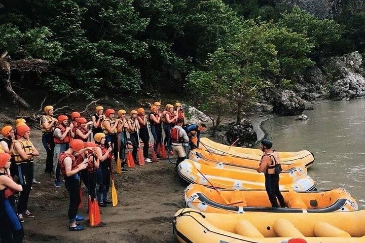 Geweldige Rafting-ervaring op de Last Wild Vjosa-rivier van Europa in Permet, Albanië