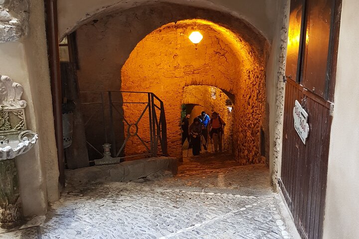 DOLCEACQUA & NERVIA VALLEY - Hemmet för Rosses vin och Monets älskade bro