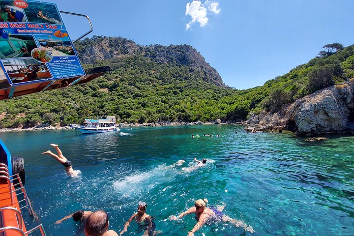 Crociera semi sottomarina con fondo di vetro di un'intera giornata a Marmaris