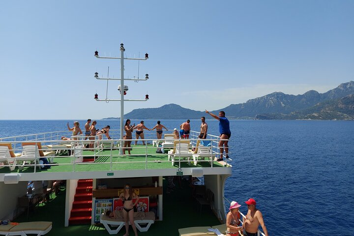 Crociera semi sottomarina con fondo di vetro di un'intera giornata a Marmaris