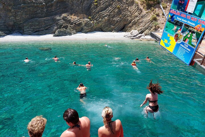 Crociera semi sottomarina con fondo di vetro di un'intera giornata a Marmaris