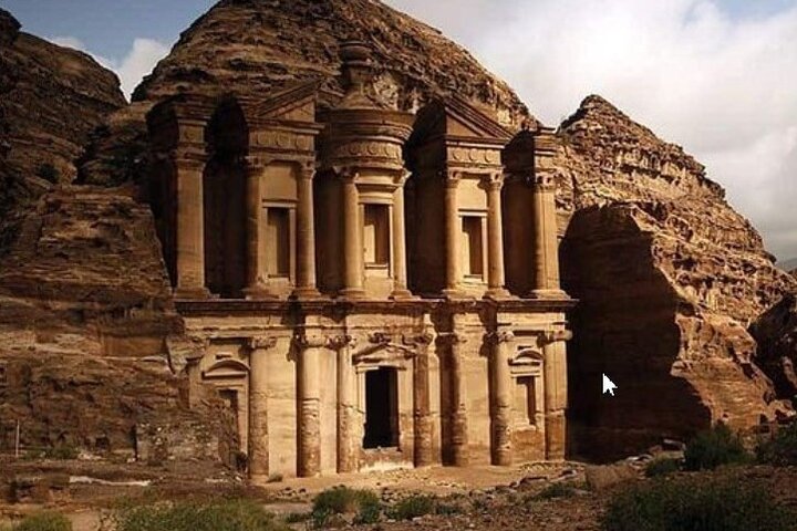 Zuverlässiger & komfortabler Privattransfer von Tür zu Tür Petra ⇆ Totes Meer
