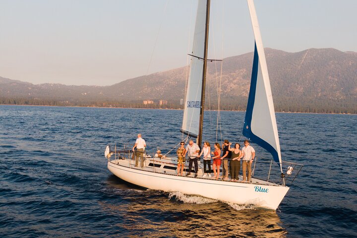 2-stündige Segelkreuzfahrt auf dem Lake Tahoe