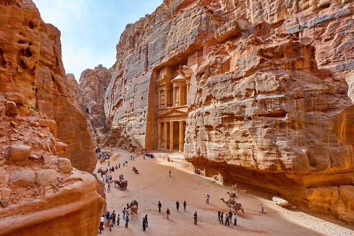 Zuverlässiger & komfortabler Privattransfer von Tür zu Tür Petra ⇆ Totes Meer