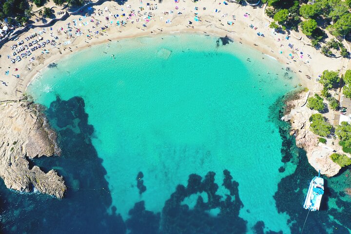 Ibiza strandhopcruise met paddleboards, drankjes en eten 6 uur