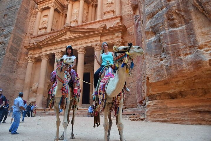 Zuverlässiger & komfortabler Privattransfer von Tür zu Tür Petra ⇆ Totes Meer