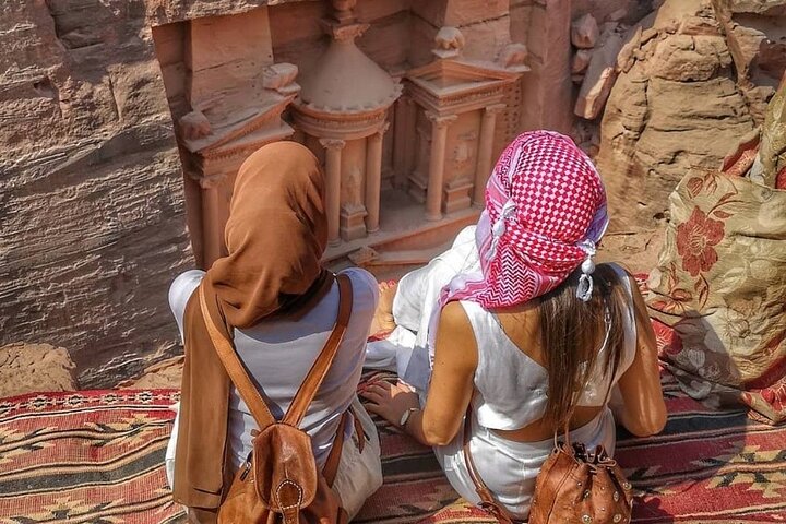 Zuverlässiger & komfortabler Privattransfer von Tür zu Tür Petra ⇆ Totes Meer