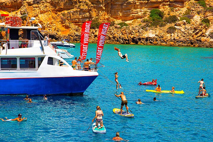 Ibiza strandhopcruise met paddleboards, drankjes en eten 6 uur