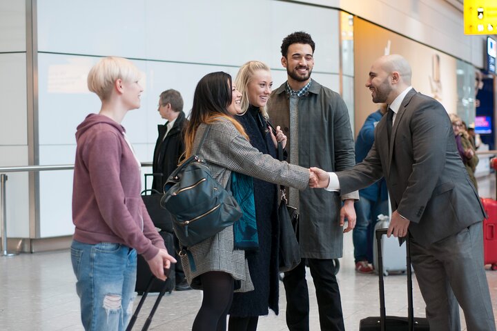 Ankunft am Flughafen London Stansted Privater Transfer-Flughafen zum Docklands Hotel