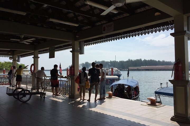 Kuala Besut Jetty (Perhentian Island) til KL City One-way Transfer