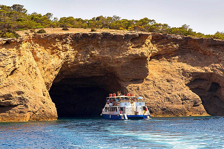 Ibiza strandhopcruise met paddleboards, drankjes en eten 6 uur