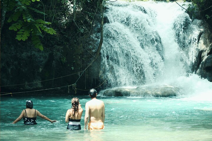 Visite des cascades magiques de Copalitilla au départ de Huatulco avec entrée incluse