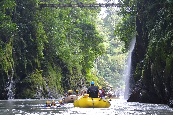 3-tägige Tour auf dem Pacuare-Fluss in Costa Rica.