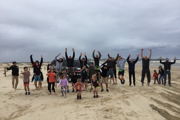 Tour de pasajeros en 4x4 por Port Stephens, playa y dunas de arena