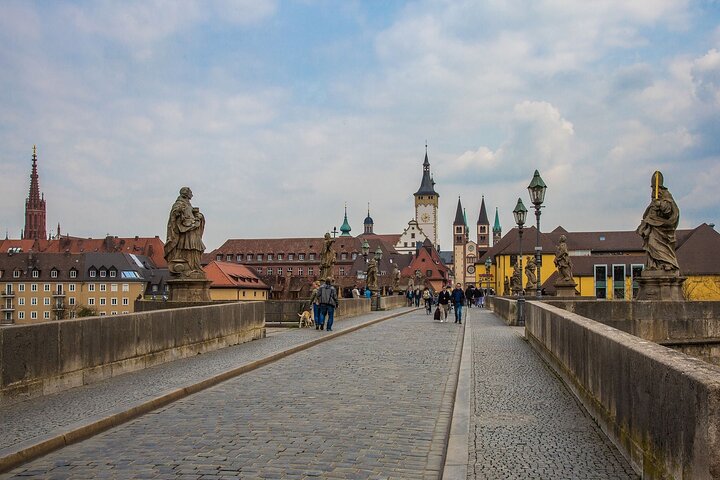 Tour privato a piedi di Würzburg con una guida professionale