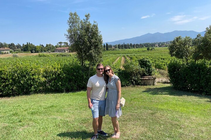 Privé wijntour door de magische heuvels van Lucca met een sommelier.