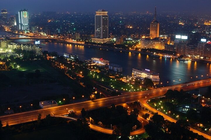 Recorrido nocturno por El Cairo, recorridos a pie y carruaje tirado por caballos