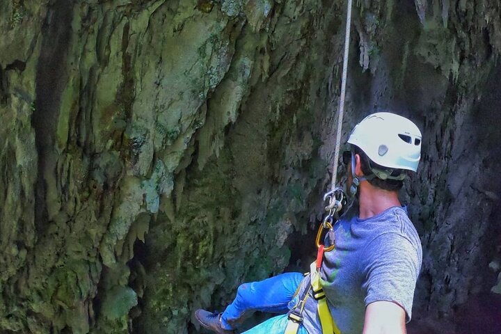 Besuchen Sie die Höhlen von Bombil Pek - Tour von Coban
