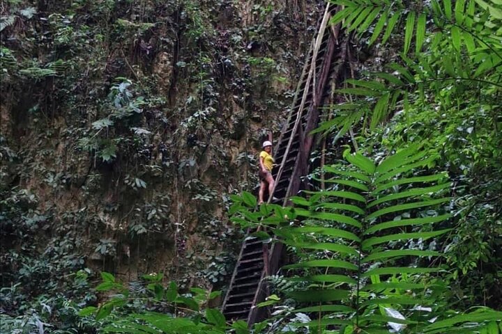 Besuchen Sie die Höhlen von Bombil Pek - Tour von Coban
