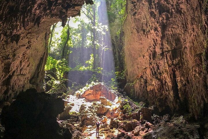 Besuchen Sie die Höhlen von Bombil Pek - Tour von Coban