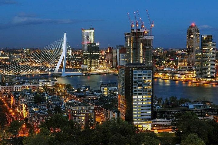 Rotterdam Must Do Tour: Highlights, History, WW2 and Architecture
