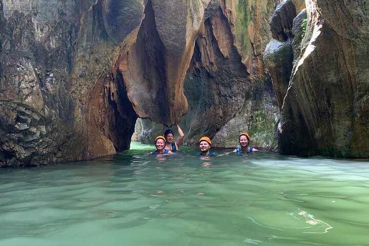 Von Estepona: Geführte Canyoning-Tour auf dem Fluss Guadalmina