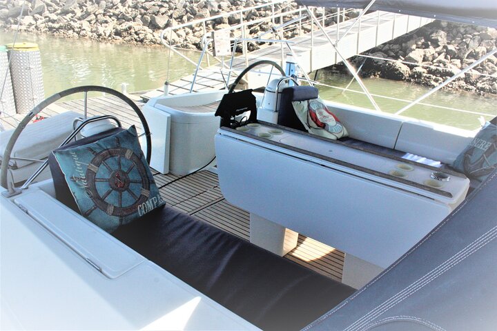 Excursão costeira em um iate de vela de luxo - Vilamoura (máx 12 hóspedes)