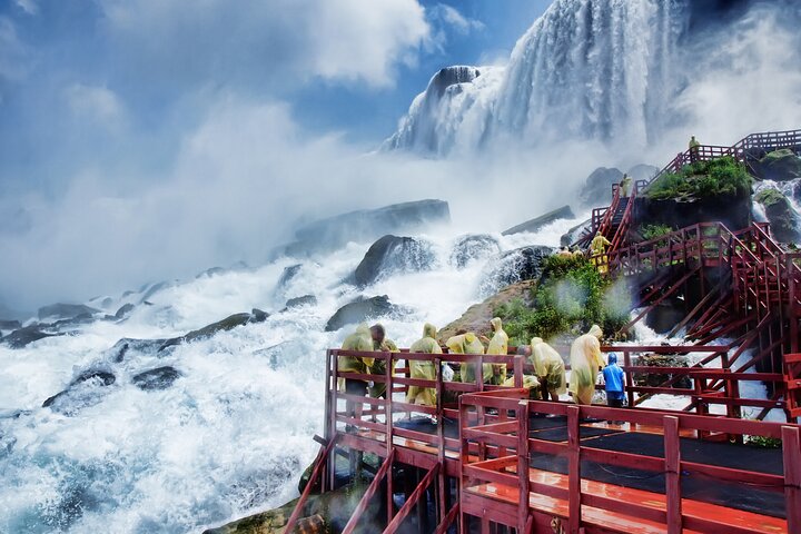 Cataratas del Niágara USA : Paseo en barco, cueva, espectáculo de luces y fuegos artificiales