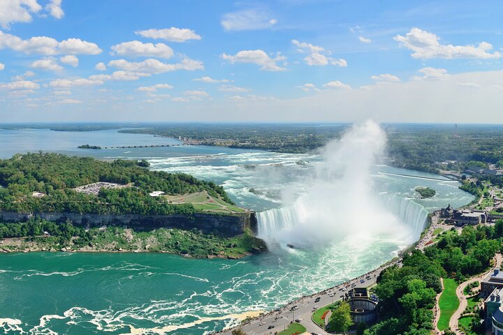 Cataratas del Niágara USA : Paseo en barco, cueva, espectáculo de luces y fuegos artificiales