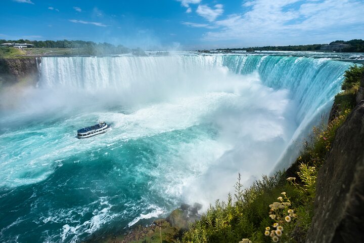 Cataratas del Niágara USA : Paseo en barco, cueva, espectáculo de luces y fuegos artificiales