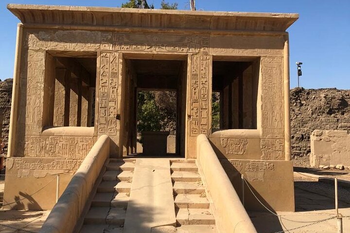 Excursion d'une journée sur les rives ouest et est de la ville de Louxor en Égypte