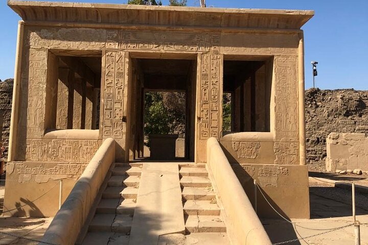 Excursion d'une journée sur les rives ouest et est de la ville de Louxor en Égypte