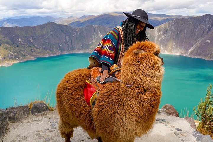 Excursión de día completo a la laguna de Quilotoa desde Quito con entradas diarias