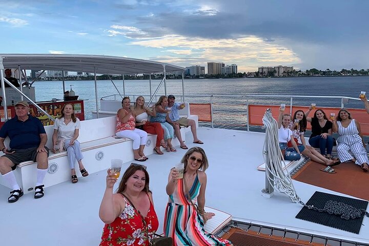 Schilderachtige Hakuna Matata zonsondergang cruise in West Palm Beach
