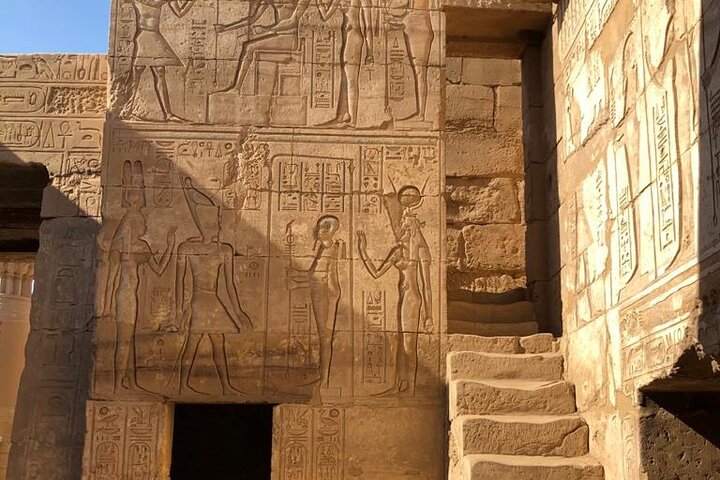 Excursion d'une journée sur les rives ouest et est de la ville de Louxor en Égypte