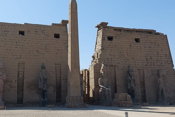 Excursion d'une journée sur les rives ouest et est de la ville de Louxor en Égypte