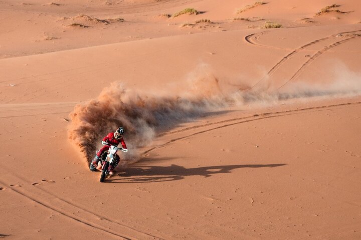 Tour de aventura KTM de 2 días por las dunas de Merzouga